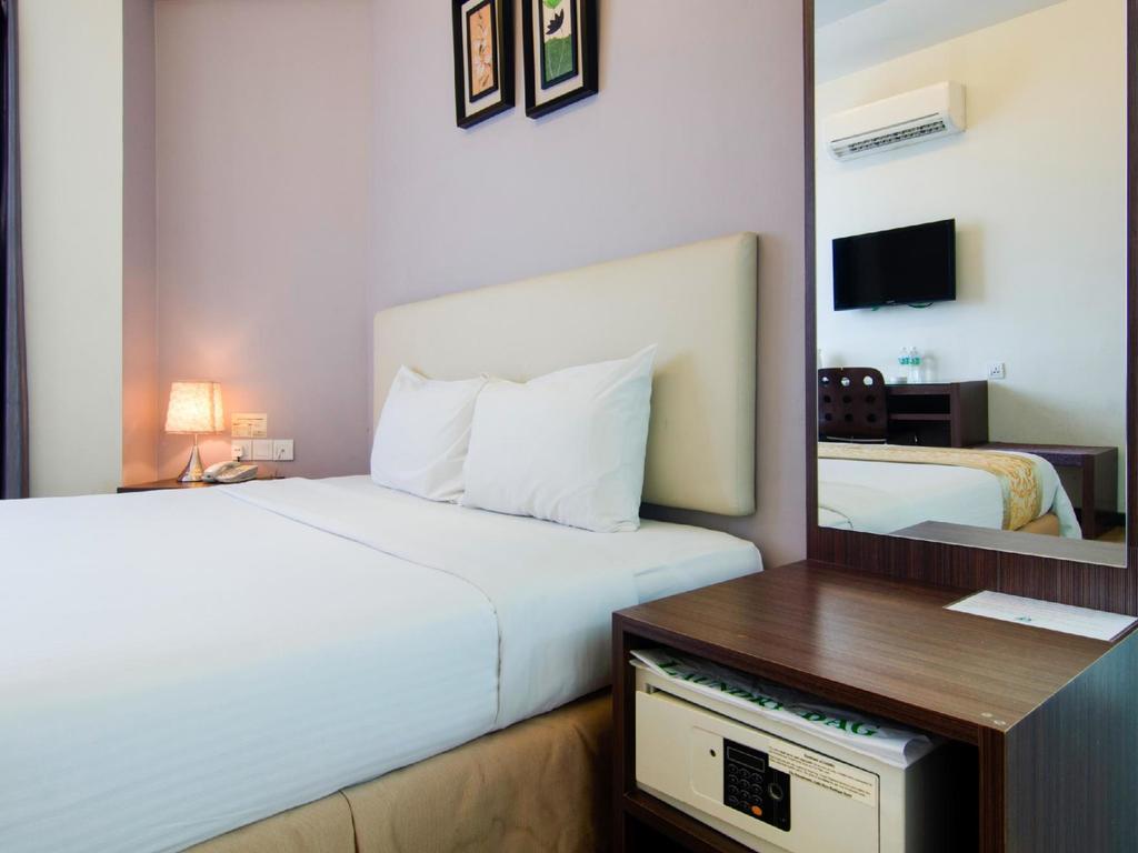 ג'והור בהרו Eight Days Boutique Hotel - Mount Austin מראה חיצוני תמונה
