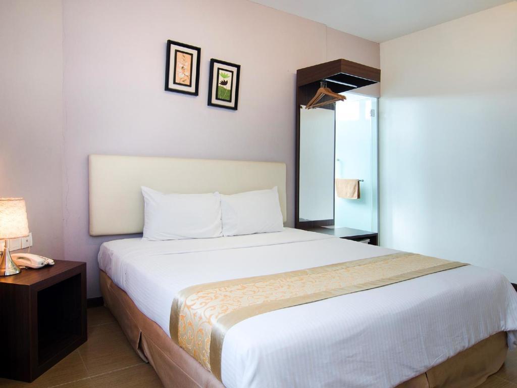 ג'והור בהרו Eight Days Boutique Hotel - Mount Austin מראה חיצוני תמונה