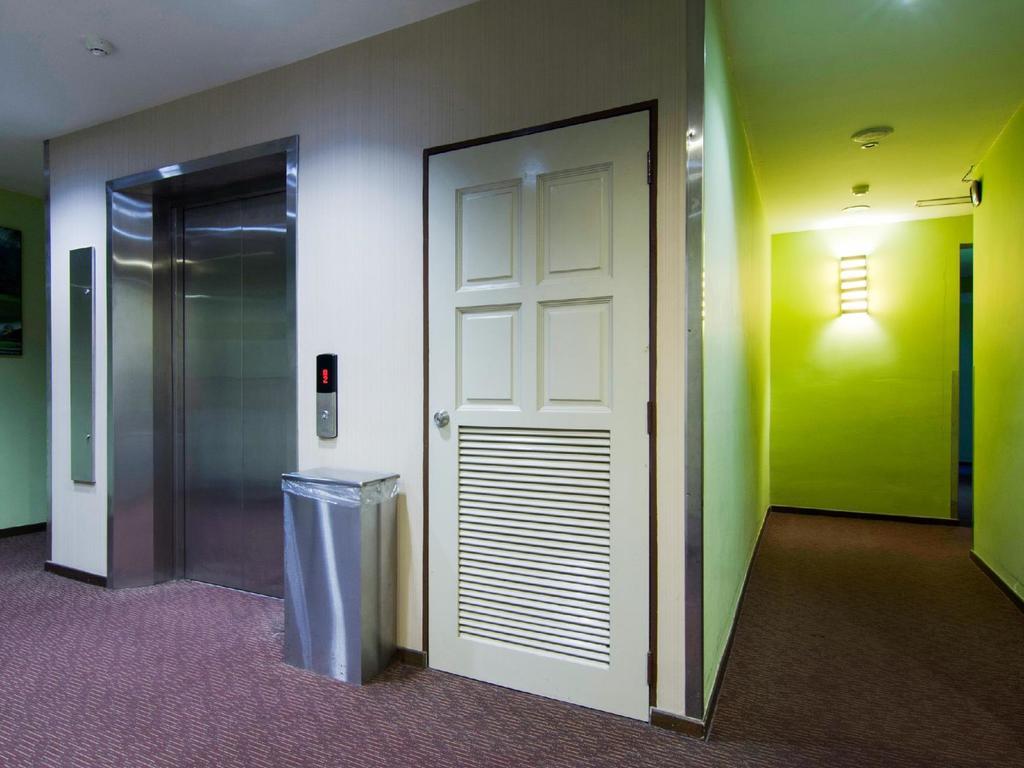 ג'והור בהרו Eight Days Boutique Hotel - Mount Austin מראה חיצוני תמונה