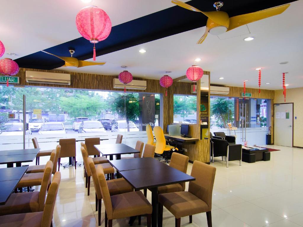 ג'והור בהרו Eight Days Boutique Hotel - Mount Austin מראה חיצוני תמונה