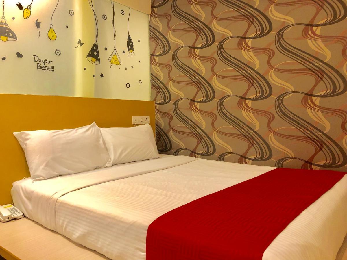 ג'והור בהרו Eight Days Boutique Hotel - Mount Austin מראה חיצוני תמונה